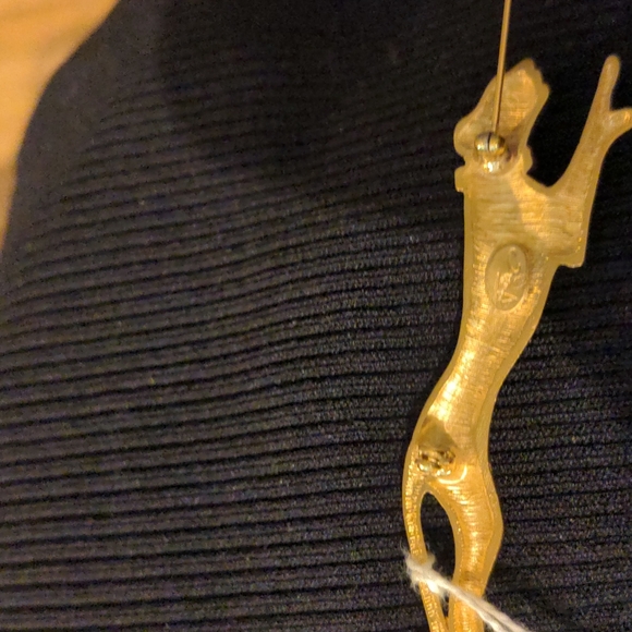 Vintage Joan Collins pin and ears - Picture 3 of 4